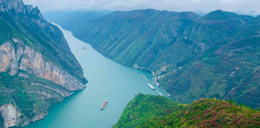 浪漫三峡广告